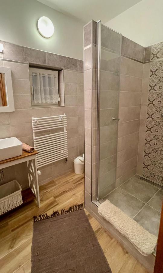 Naposdombi Apartmanok Орфів Екстер'єр фото