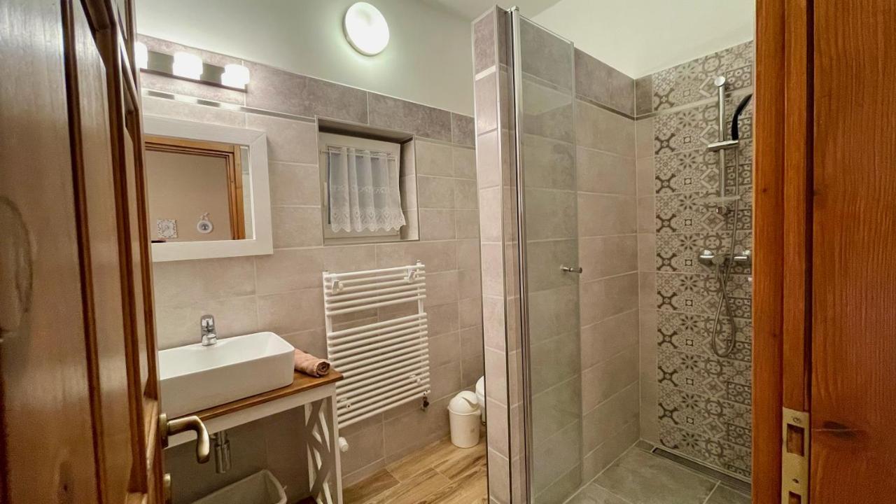 Naposdombi Apartmanok Орфів Екстер'єр фото